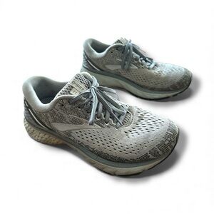 Brooks Ghost 11 Women's Gray Athletic Shoes size 7.5 medium